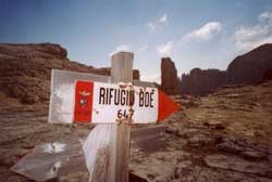 Wegweiser Rifugio Boe